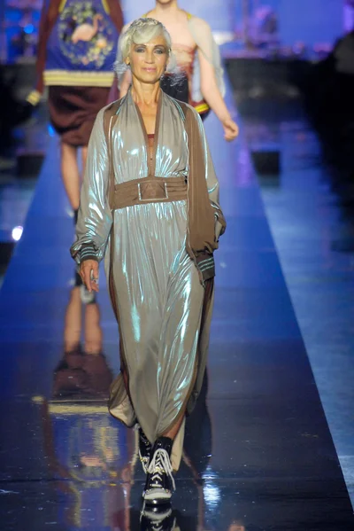 Look 60